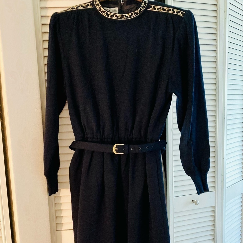 Vintage 70s navy wool sweater dress with BELT and POCKETS SZ 10